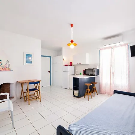 Apartment Fivos *
